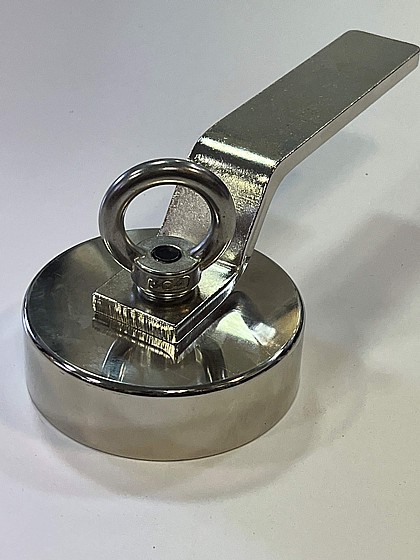 ���� ����� ������ ���� ���� ����� ����� �����  diving magnets