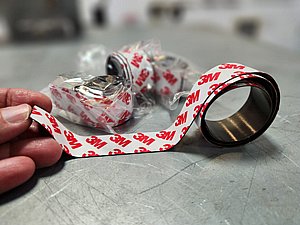 מגנט ניאודימיום גמיש רב עוצמה 0.5 מ"מ - דק ,חזק, גמיש, דביק מגנט ניאודימיום גמיש רב עוצמה 0.5 מ"מ - דק ,חזק, גמיש, דביק